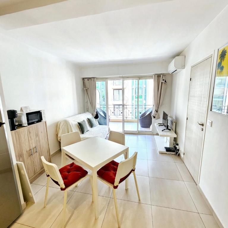 Appartement 2 pièces, emplacement de rêve Martinez - Apartment mit 2 Schlafzimmern - 15