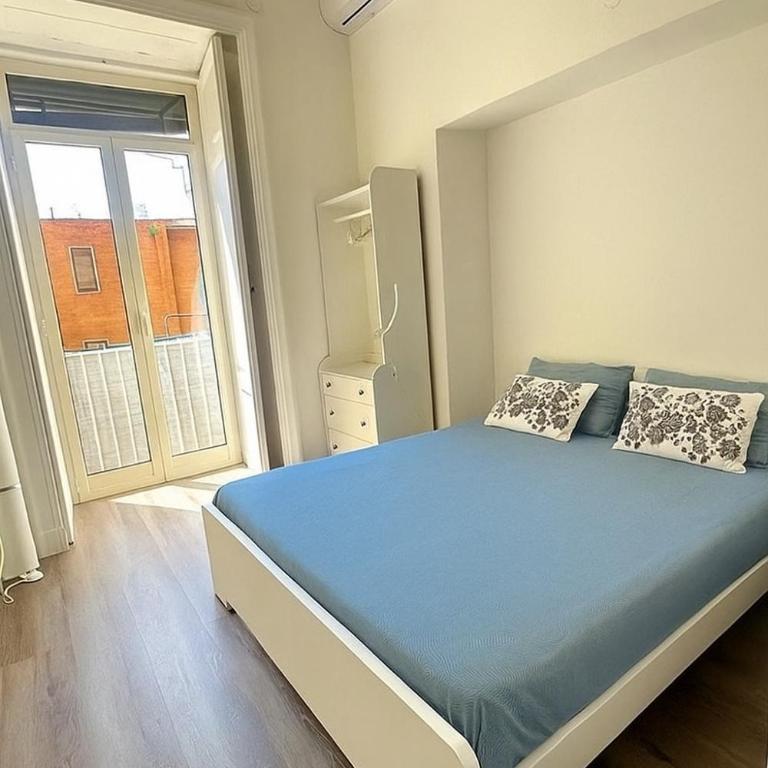 Live Napoli! Top Central Spacious Apartment La Casa Di Marina - Two-Bedroom Apartment - 2