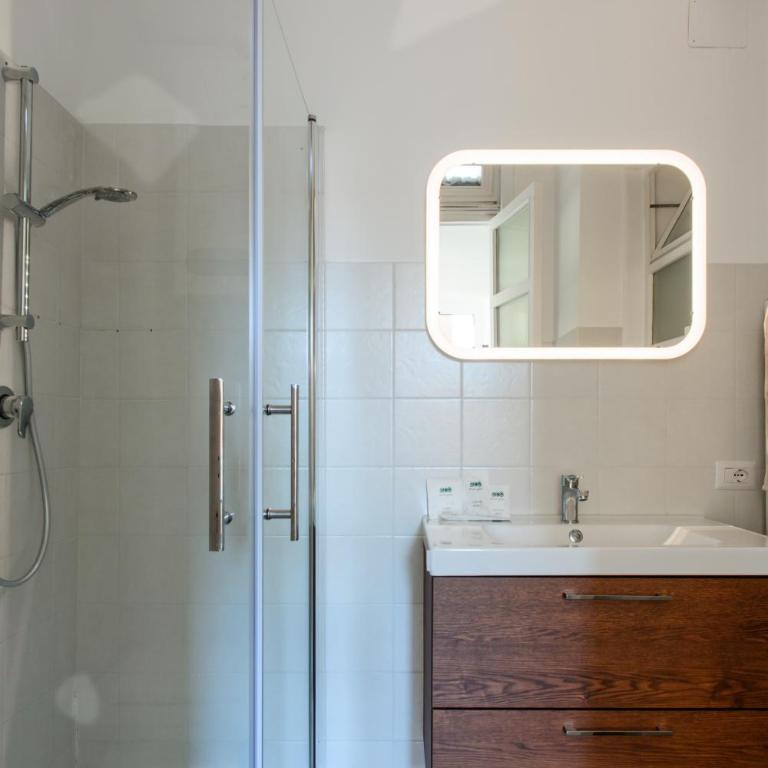Live Napoli! Top Central Spacious Apartment La Casa Di Marina - Two-Bedroom Apartment - 4