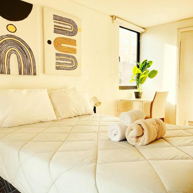 Amplia terraza a pasos de Costanera Center - Apartamento de 2 dormitorios con terraza - 12