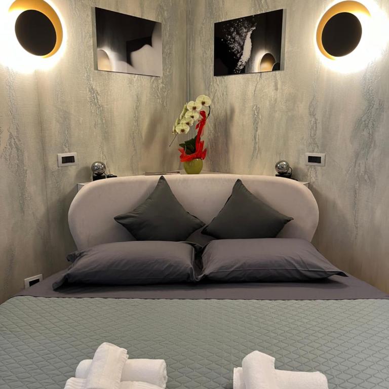 Habemus Loft -The Circle raffinato ed esclusivo Art-loft open space nel cuore storico pedonale di Trieste - Appartamento con 1 Camera da Letto - 10