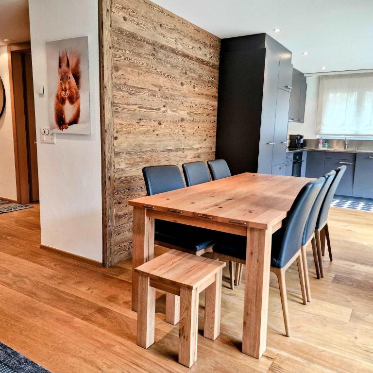 Cornelia 1 Ski-In-Out Stunning Views & Sleeps 8 - Apartment - 8