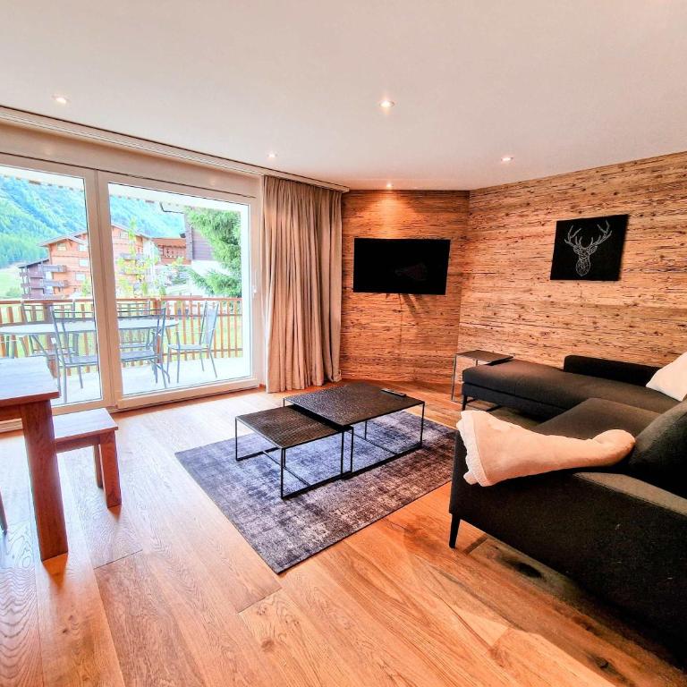 Cornelia 1 Ski-In-Out Stunning Views & Sleeps 8 - Apartment - 2