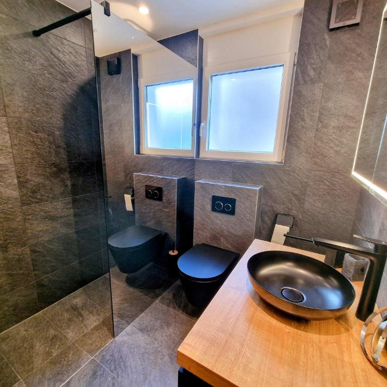 Cornelia 1 Ski-In-Out Stunning Views & Sleeps 8 - Apartment - 14