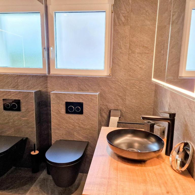 Cornelia 1 Ski-In-Out Stunning Views & Sleeps 8 - Apartment - 20