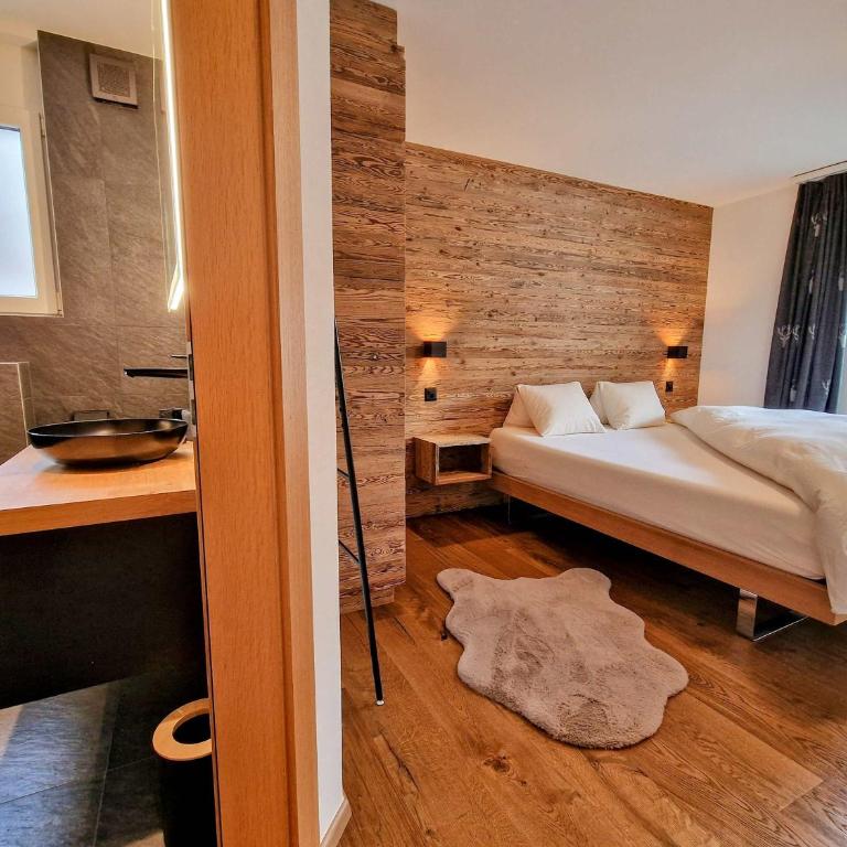 Cornelia 1 Ski-In-Out Stunning Views & Sleeps 8 - Apartment - 17