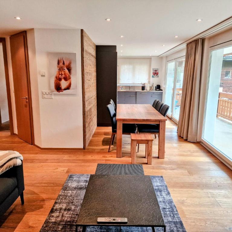 Cornelia 1 Ski-In-Out Stunning Views & Sleeps 8 - Apartment - 5