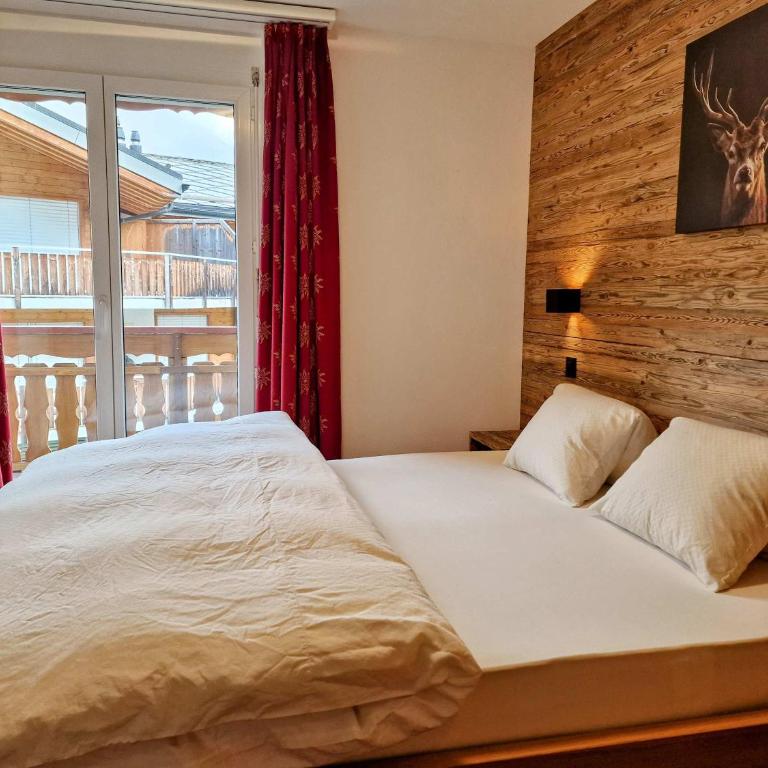 Cornelia 1 Ski-In-Out Stunning Views & Sleeps 8 - Apartment - 23