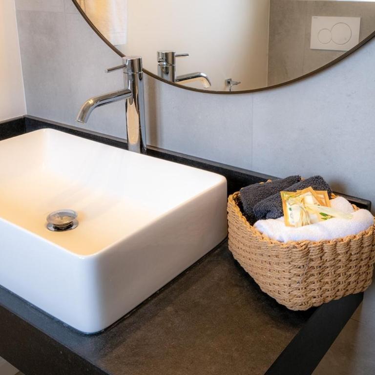 Emilia Suite Garden - Appartamento Superior con 2 Camere da Letto - 17