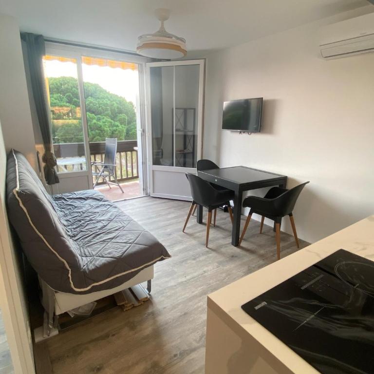 joli T2 150 mètres de la plage - Apartamento de 1 dormitorio - 2
