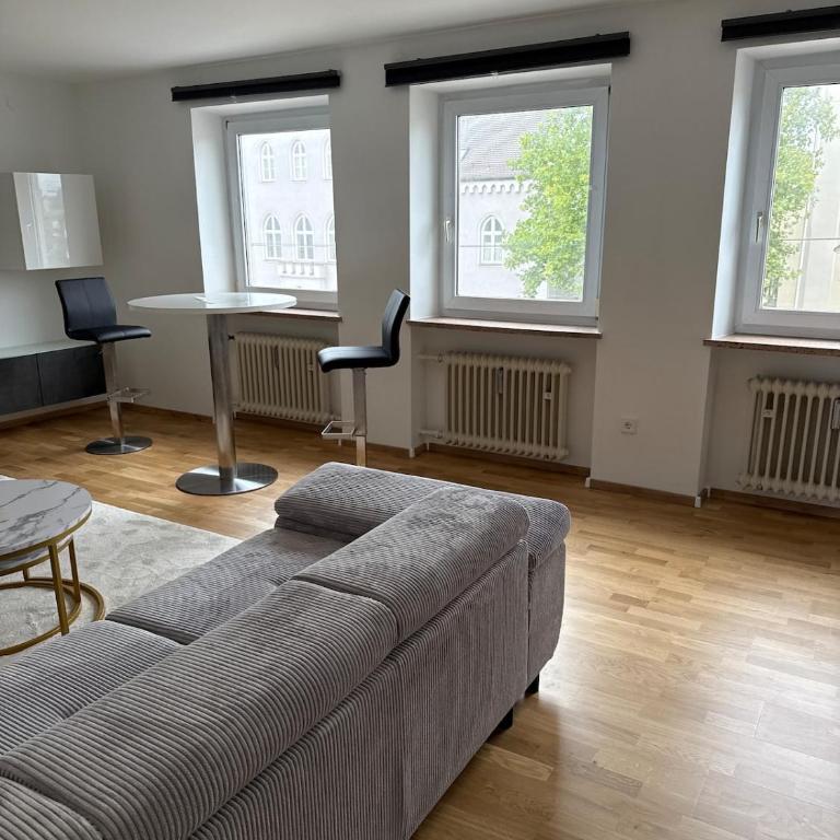 New and luxerious 3 Room Apartment - Apartamento de 3 dormitorios - 2