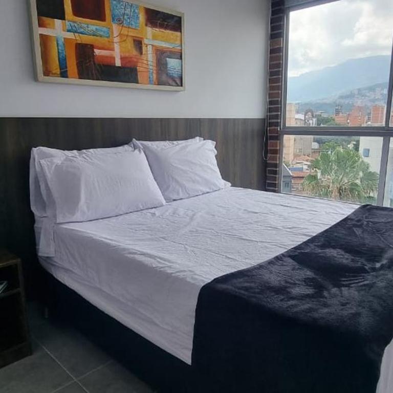 La 70, Laureles Condo, Cold AC - One-Bedroom Apartment - 1