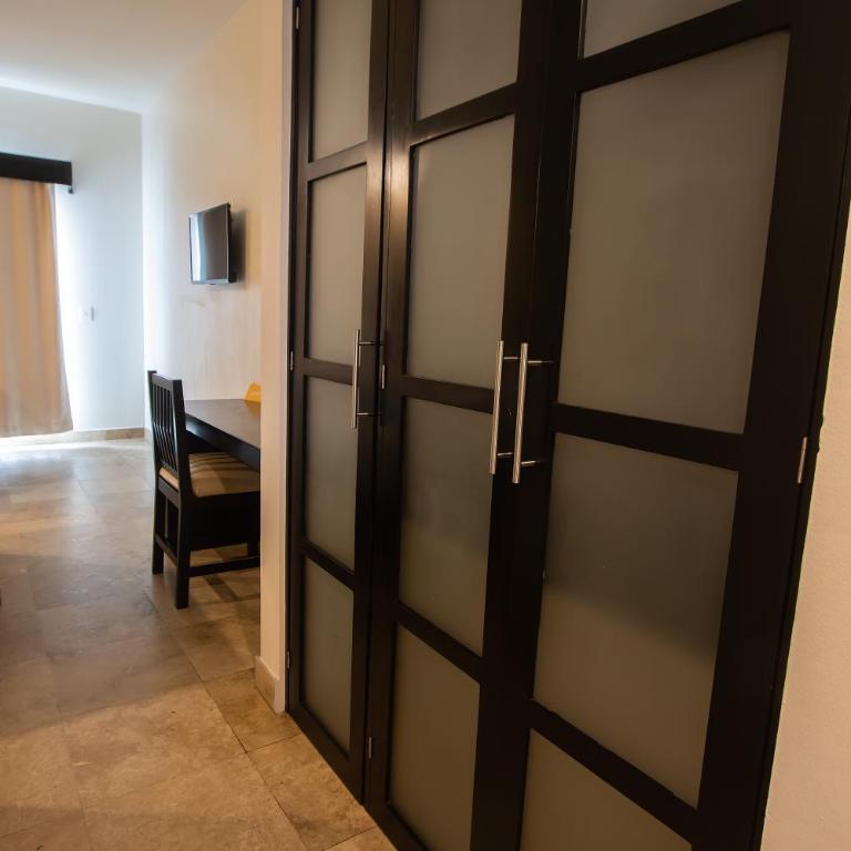 Coral Island Beach View Hotel - Double Room with Ocean View - 4