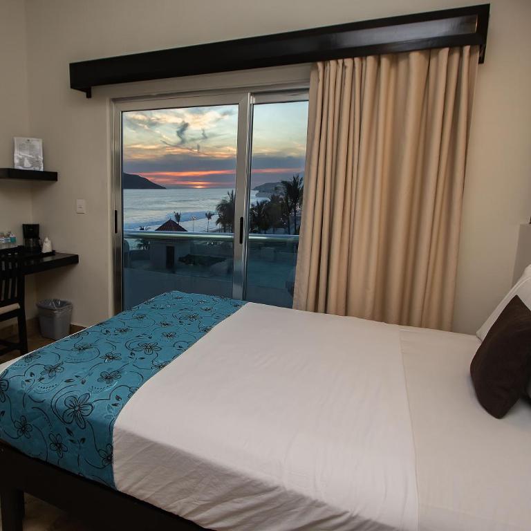 Coral Island Beach View Hotel - Double Room with Ocean View - 3
