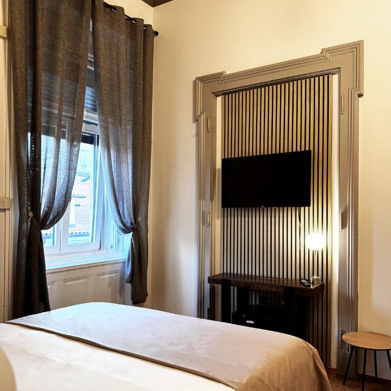 Bed and Chic art rooms - Deluxe Double or Twin Room - 1