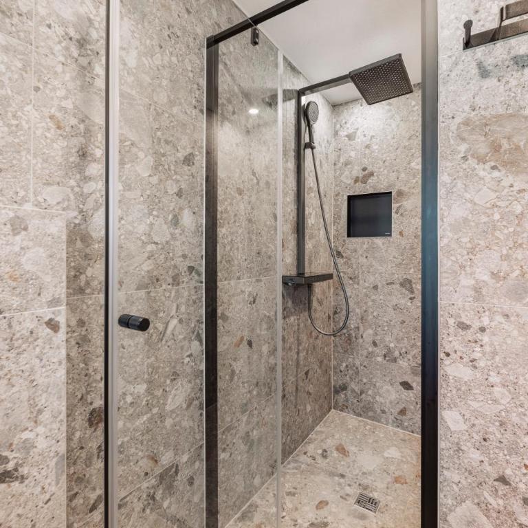 Apart Walser - Apartment mit 2 Schlafzimmern und Bergblick - 15
