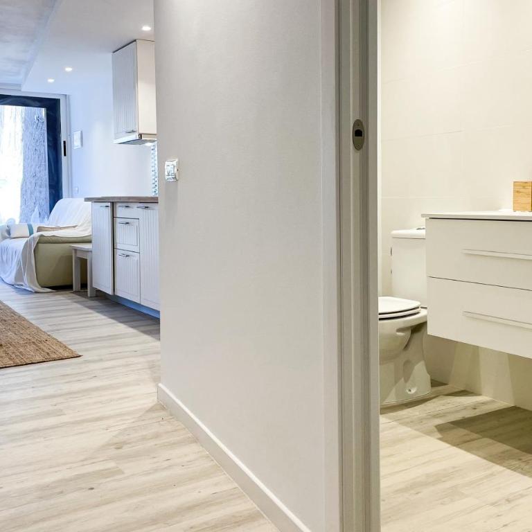Refurbished Magic Loft Free Surf Beachfront - Apartamento de 1 dormitorio con jardín - 9