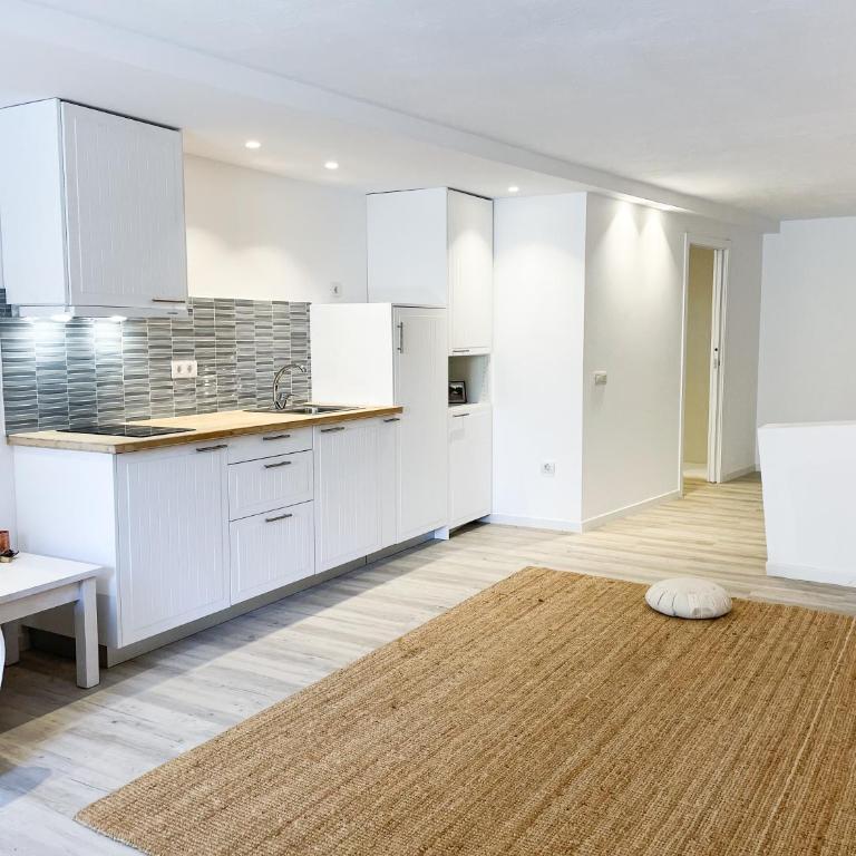 Refurbished Magic Loft Free Surf Beachfront - Apartamento de 1 dormitorio con jardín - 4