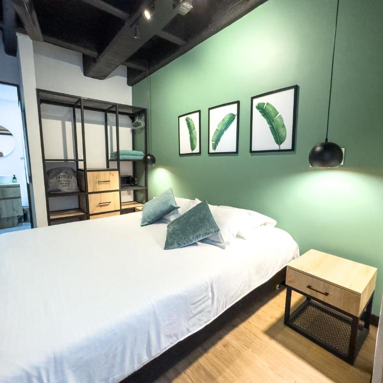 Apartamentos en el Poblado Medellín - Be Together by Roots Rentals TOG APTOS - One-Bedroom Apartment - 8