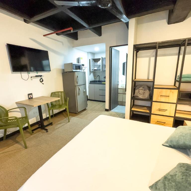 Apartamentos en el Poblado Medellín - Be Together by Roots Rentals TOG APTOS - One-Bedroom Apartment - 9