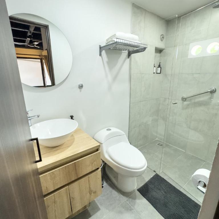 Apartamentos en el Poblado Medellín - Be Together by Roots Rentals TOG APTOS - One-Bedroom Apartment - 10