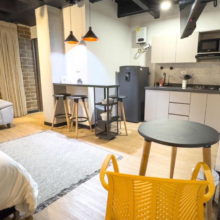 Apartamentos en el Poblado Medellín - Be Together by Roots Rentals TOG APTOS - Apartment - 2