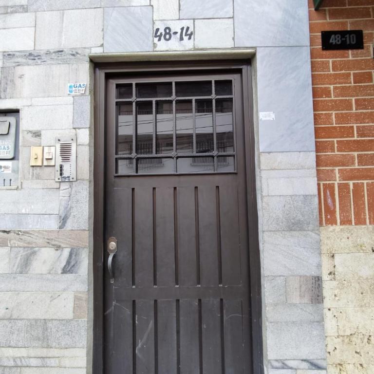 Apartamento Central y comodo - Three-Bedroom Apartment - 2