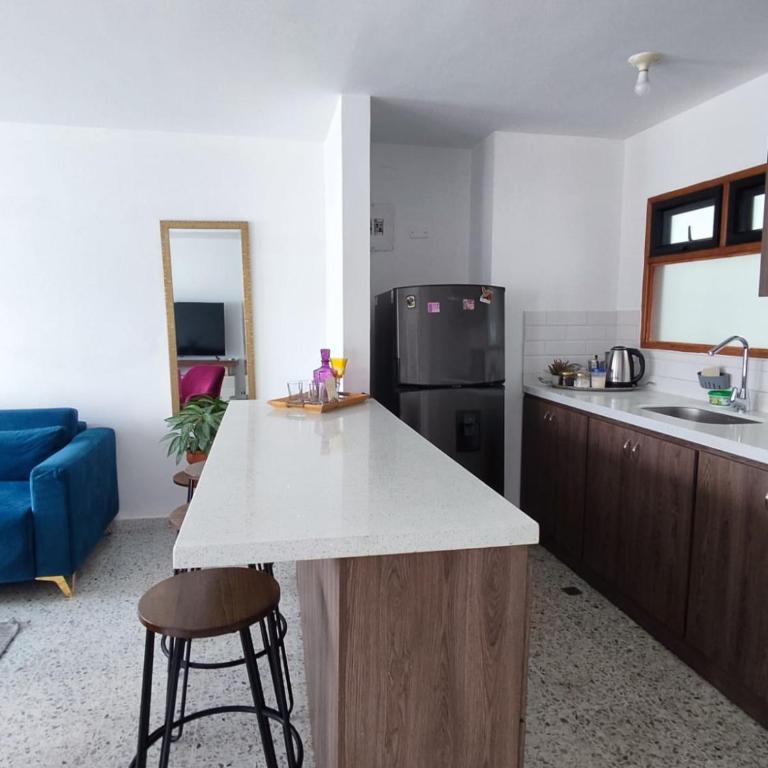 Apartamento Central y comodo - Three-Bedroom Apartment - 6