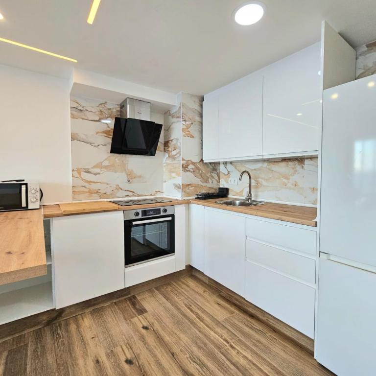 Paradise Beach - One-Bedroom Apartment - 8