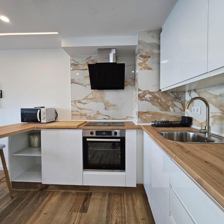 Paradise Beach - One-Bedroom Apartment - 9