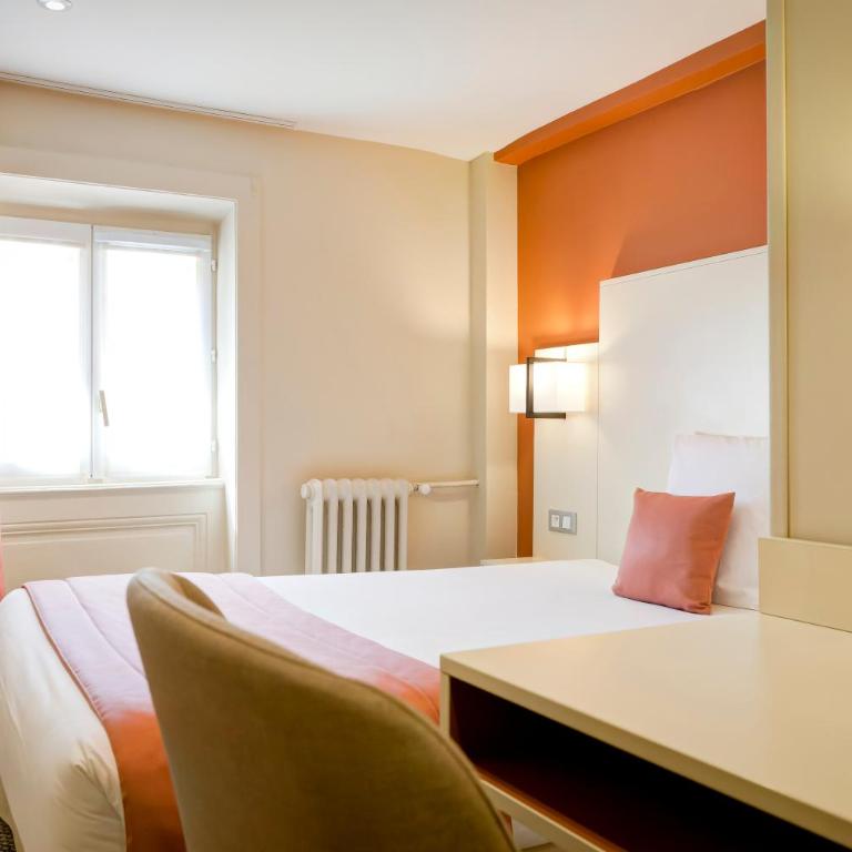 Hotel Des Remparts Lyon Perrache - Air-conditioned Single Room - 3