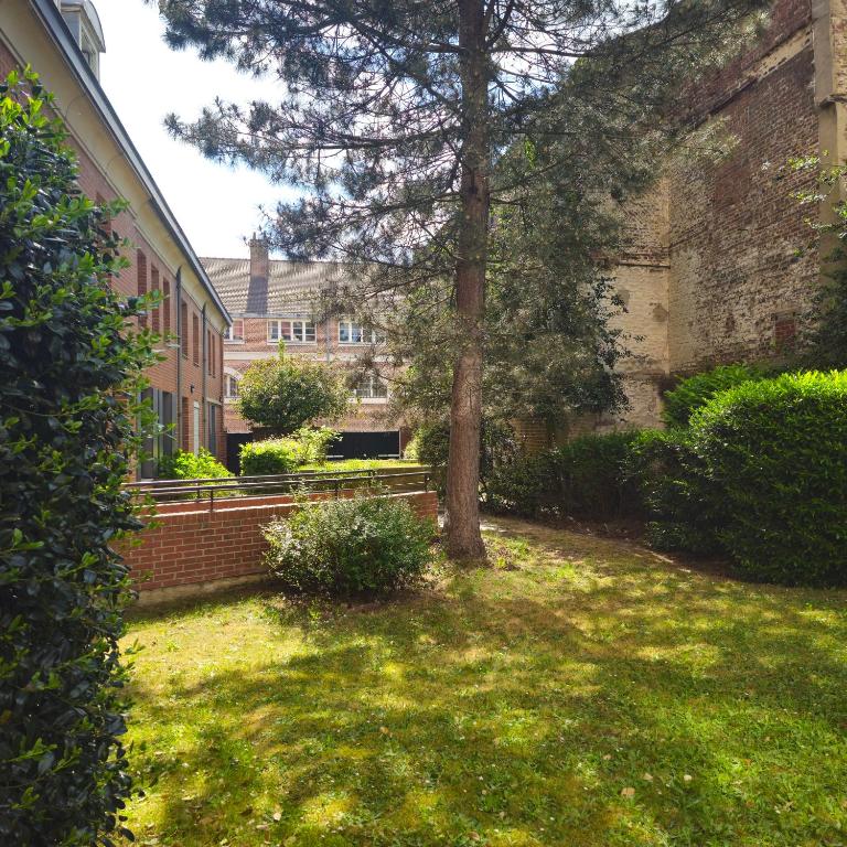 Appartement de 90m² situé dans le Vieux-Lille. - Apartment mit 2 Schlafzimmern - 17