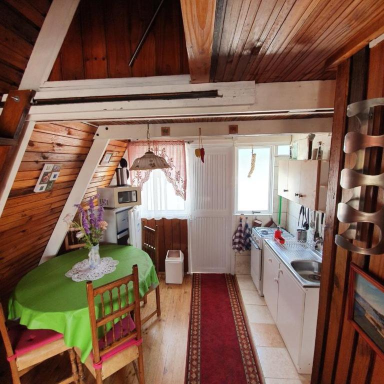 Tropical Cabaña B - One-Bedroom House - 4