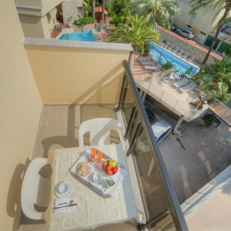 Hotel Residence La Palma - Camera Deluxe Matrimoniale/Doppia con Letti Singoli con Balcone - 4