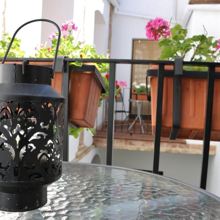 Casa Turística Patio Cordobés - Parking privado en la Judería - Apartamento de 2 dormitorios con balcón - 10