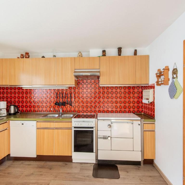 Chalet in Hainzenberg near Ski Slopes - Ferienhaus mit 5 Schlafzimmern - 4