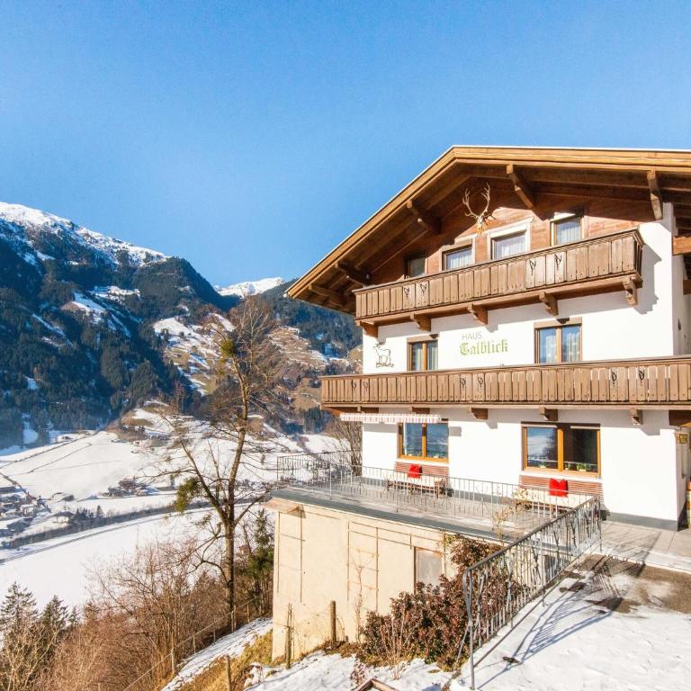 Chalet in Hainzenberg near Ski Slopes - Ferienhaus mit 5 Schlafzimmern - 1