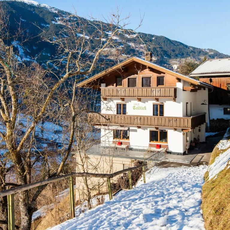 Chalet in Hainzenberg near Ski Slopes - Ferienhaus mit 5 Schlafzimmern - 6