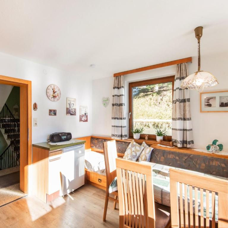 Chalet in Hainzenberg near Ski Slopes - Ferienhaus mit 5 Schlafzimmern - 12