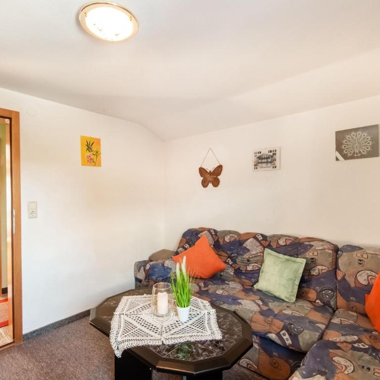 Chalet in Hainzenberg near Ski Slopes - Ferienhaus mit 5 Schlafzimmern - 10