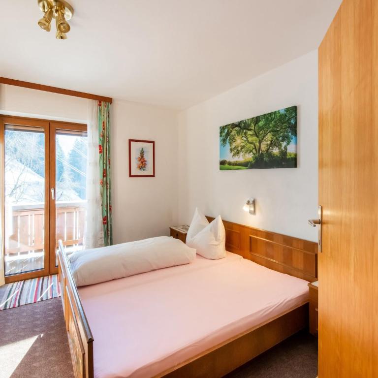 Chalet in Hainzenberg near Ski Slopes - Ferienhaus mit 5 Schlafzimmern - 5
