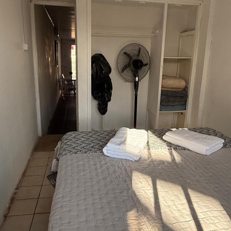 Colonia Home - One-Bedroom House - 10