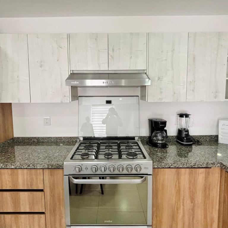 Depa Familiar con cochera 6 min Centro Médico y Catedral - Apartamento de 2 dormitorios - 18