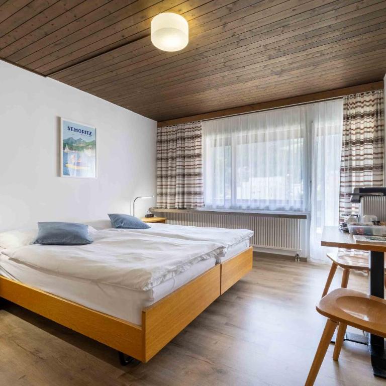 Hostel Casa Franco - Double Room with Shared Bathroom - 7