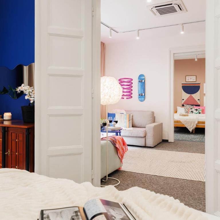 Velvet Stay 120m2 with Foosball Old Town - Three-Bedroom Premium Apartment - 40