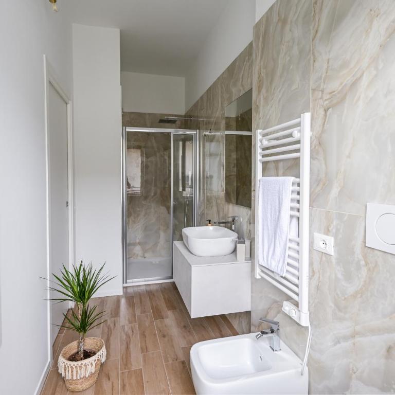 Marty Suites - Luxury Rooms - Camera Matrimoniale con Bagno Privato - 11