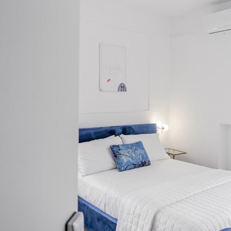 Marty Suites - Luxury Rooms - Camera Matrimoniale con Bagno Privato - 17