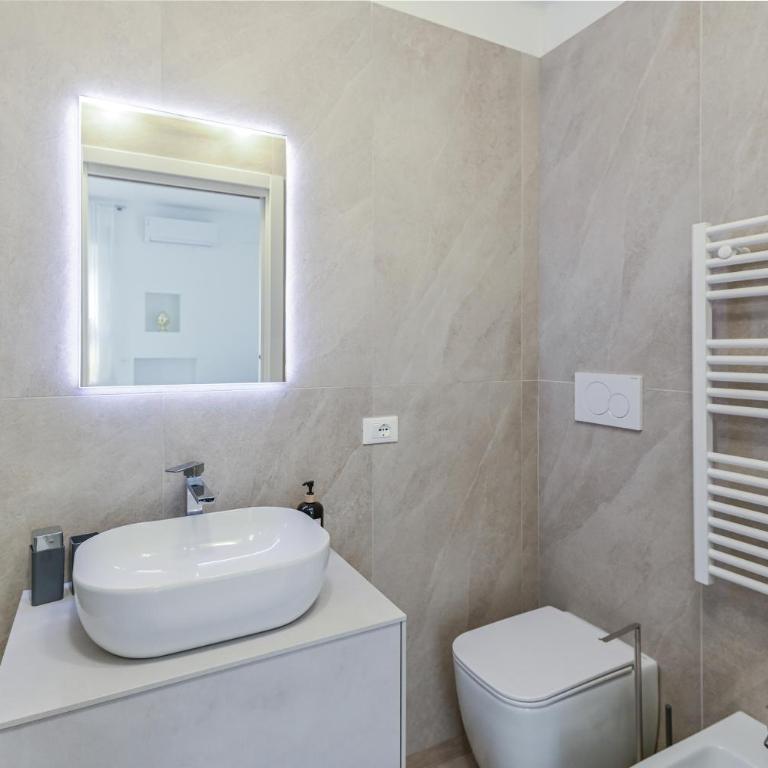 Marty Suites - Luxury Rooms - Camera Matrimoniale con Bagno Privato - 14