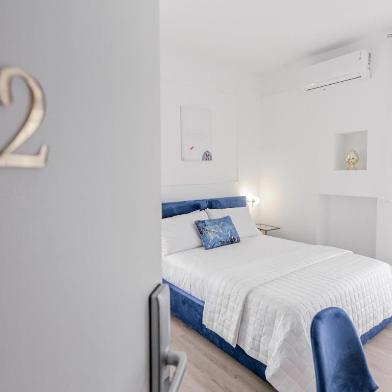 Marty Suites - Luxury Rooms - Camera Matrimoniale con Bagno Privato - 15