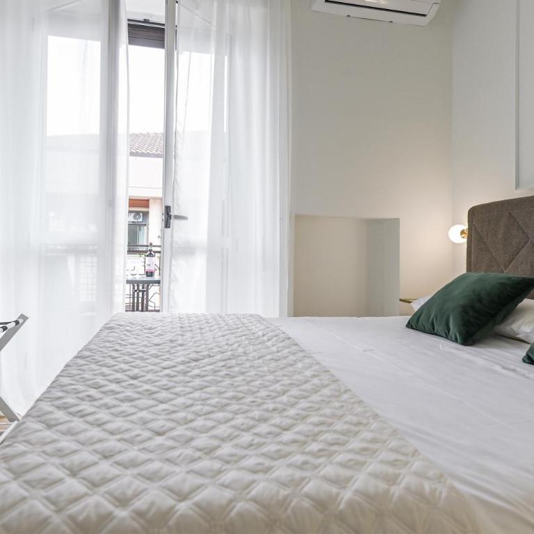 Marty Suites - Luxury Rooms - Camera Matrimoniale con Bagno Privato - 21